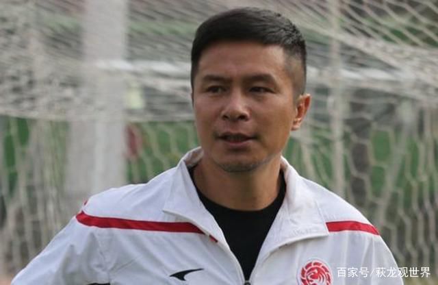 女主从小被啪到大h