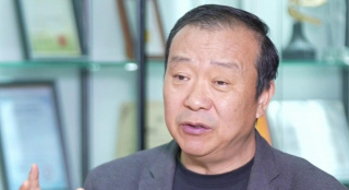 日日狠狠久久偷偷四色综合免费
